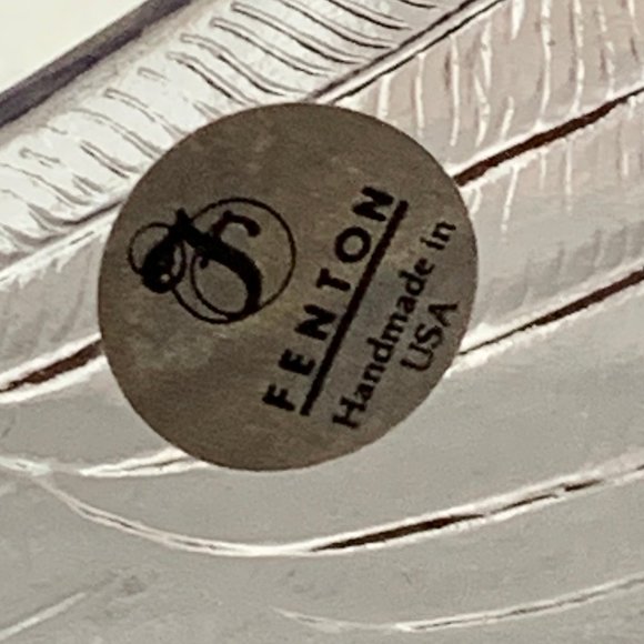 Vintage 1990s Fenton Periwinkle Art Glass Open Back Swan Figurine - Picture 2 of 10